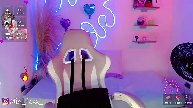 Snapshot of Mia_foxx_ chatting on 02/05/25, 09:07 Mia foxx online show from 02/05/25, 09:07