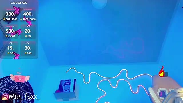 Snapshot of Mia_foxx_ chatting on 03/01/25, 12:17 Mia foxx online show from 03/01/25, 12:17