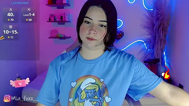 Snapshot of Mia_foxx_ chatting on 03/17/25, 09:13 Mia foxx online show from 03/17/25, 09:13