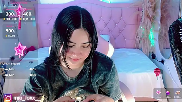 Snapshot of Mia_foxx_ chatting on 10/05/25, 10:07 Mia foxx online show from 10/05/25, 10:07