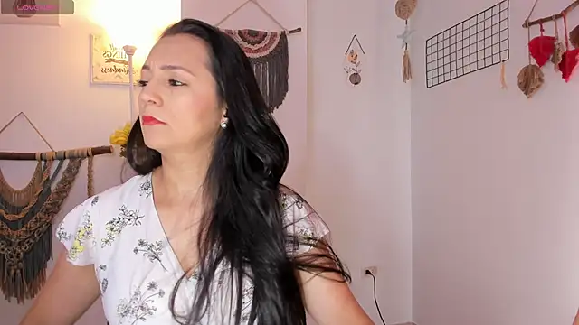 anaruiz  online show from 02/27/26, 09:48