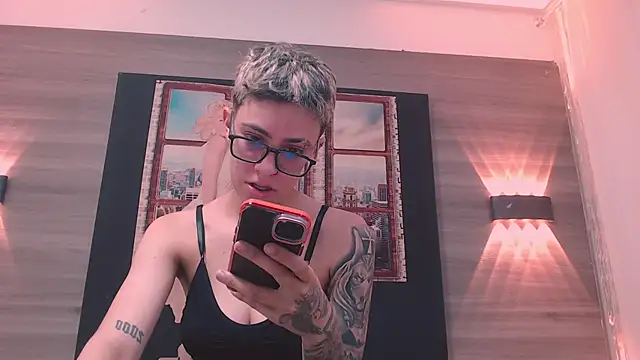 Cutie Shy  online show from 12/22/25, 05:43