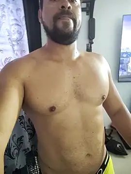 Snapshot of LatinMar chatting on 02/17/25, 01:10 LatinMar online show from 02/17/25, 01:10