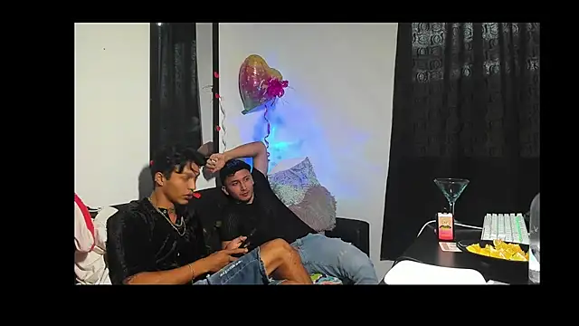 Snapshot of TommyGun_22 chatting on 02/15/25, 10:21 TommyGun 22 online show from 02/15/25, 10:21