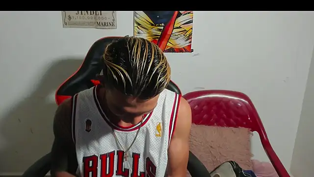 Snapshot of TommyGun_22 chatting on 10/19/25, 12:11 TommyGun 22 online show from 10/19/25, 12:11