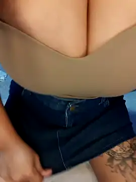 Wild wifey online show from 10/11/25, 07:34