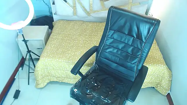 Salome Milf202 online show from 11/12/25, 03:07