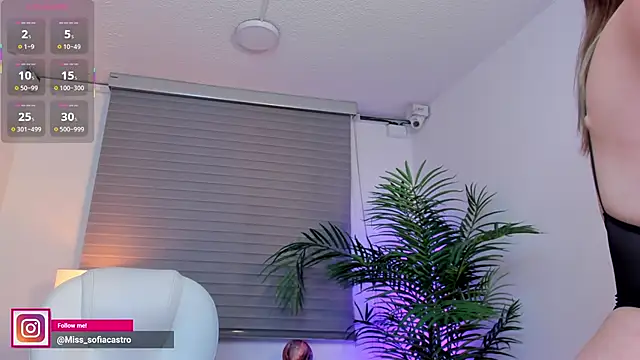 miss sofiaa online show from 04/23/26, 11:42