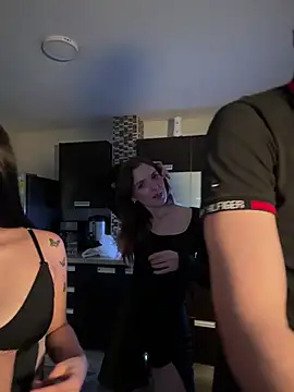 samantha kevin online show from 04/24/26, 04:04