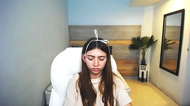 liseth fox online show from 12/09/24, 11:13