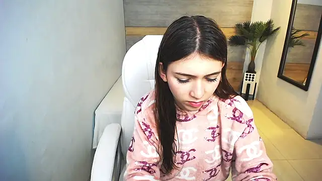 liseth fox online show from 12/15/24, 01:43