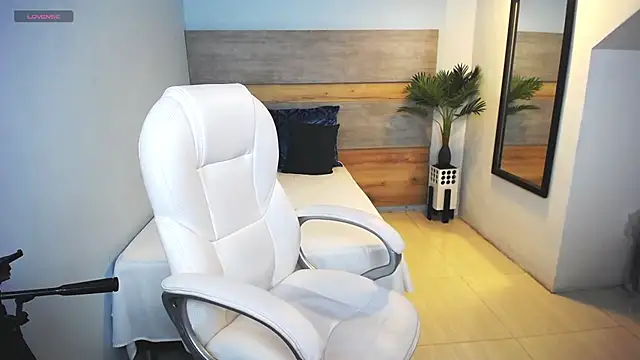 liseth fox online show from 02/05/25, 01:26