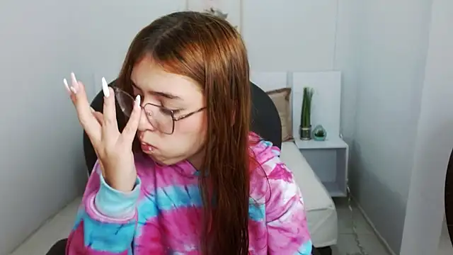 liseth fox online show from 02/17/25, 12:48