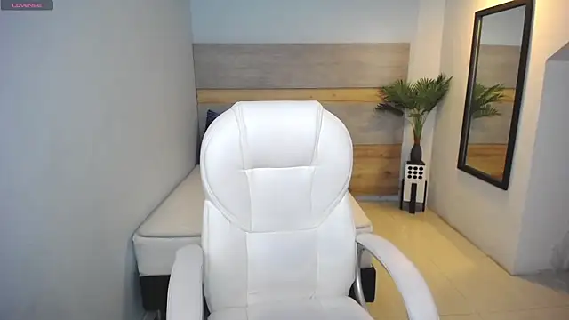 liseth fox online show from 02/20/25, 07:41