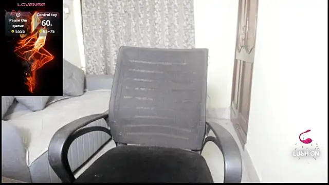 Snapshot of Rubika_sharma chatting on 10/02/25, 10:00 Rubika sharma online show from 10/02/25, 10:00