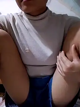 Snapshot of Cute_lady99 chatting on 11/13/25, 08:19 Cute lady99 online show from 11/13/25, 08:19