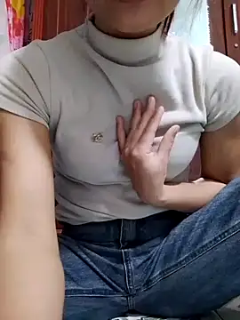 Snapshot of Cute_lady99 chatting on 12/22/25, 02:19 Cute lady99 online show from 12/22/25, 02:19