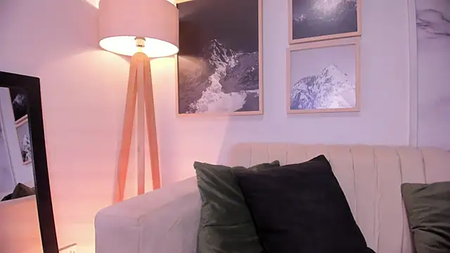 lara madisson online show from 03/08/25, 04:45