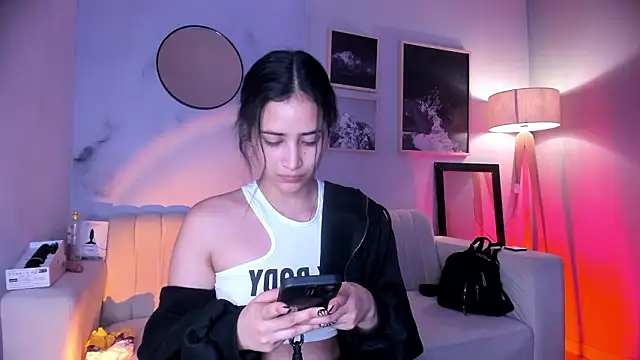 Snapshot of lara_madisson chatting on 02/09/26, 05:33 lara madisson online show from 02/09/26, 05:33