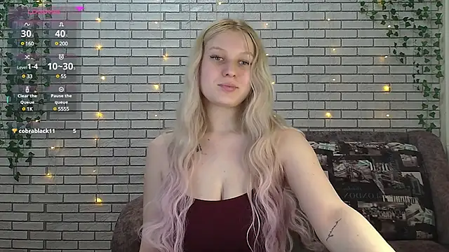 Snapshot of EmiliaDuchess chatting on 12/04/24, 02:26 EmiliaDuchess online show from 12/04/24, 02:26