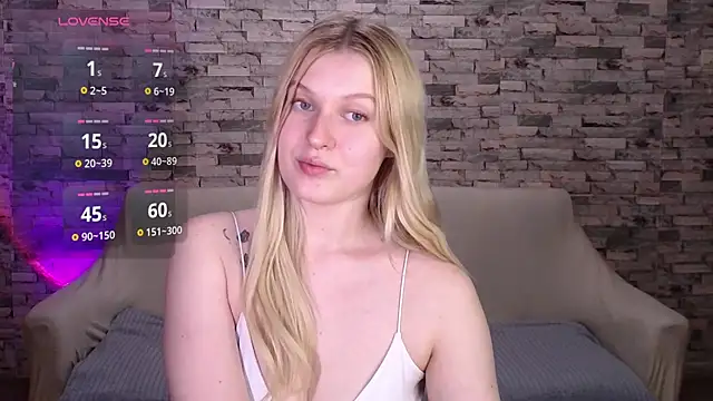 Snapshot of EmiliaDuchess chatting on 04/29/26, 05:52 EmiliaDuchess online show from 04/29/26, 05:52