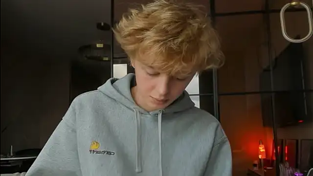 agelandreww online show from 04/23/26, 03:14