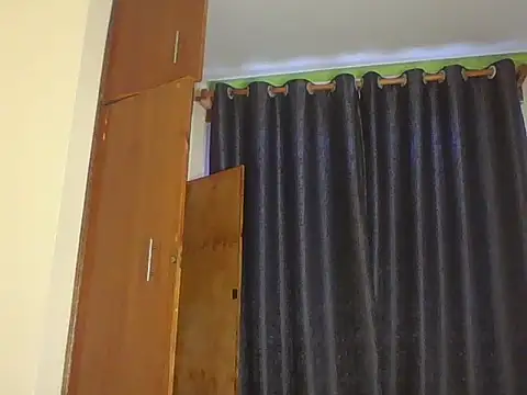 Apple bitch online show from 12/21/25, 04:41