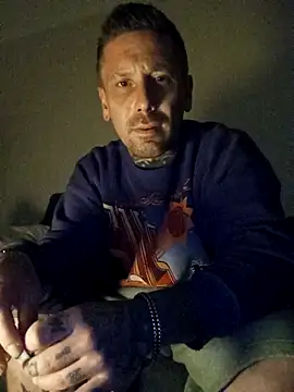 Snapshot of Schabernack1990 chatting on 09/10/25, 03:06 Schabernack1990 online show from 09/10/25, 03:06