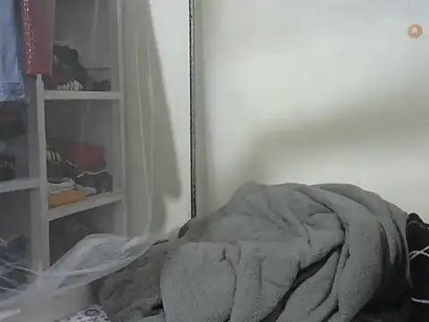 Snapshot of beauty_petite chatting on 02/13/26, 02:46 beauty petite online show from 02/13/26, 02:46