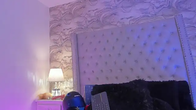 Snapshot of Kev_jenner chatting on 12/28/24, 01:39 Kev jenner online show from 12/28/24, 01:39