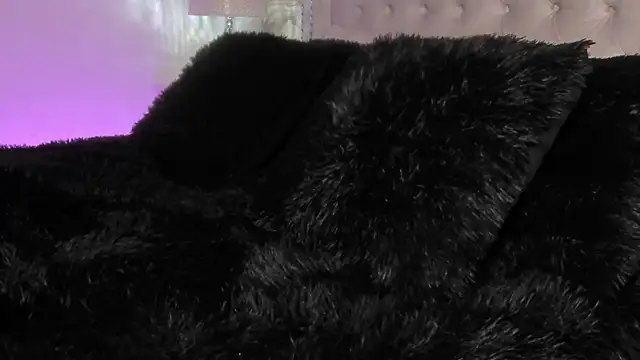 Snapshot of Kev_jenner chatting on 02/12/25, 02:14 Kev jenner online show from 02/12/25, 02:14