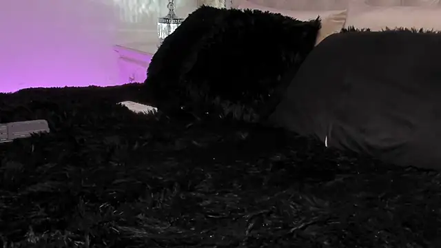 Snapshot of Kev_jenner chatting on 02/21/25, 02:06 Kev jenner online show from 02/21/25, 02:06