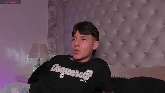 Snapshot of Kev_jenner chatting on 03/19/25, 06:34 Kev jenner online show from 03/19/25, 06:34