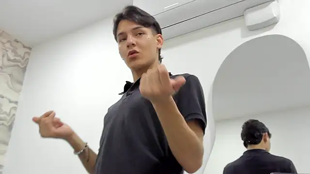 Snapshot of Kev_jenner chatting on 09/22/25, 06:10 Kev jenner online show from 09/22/25, 06:10