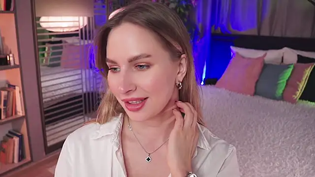 Snapshot of AnnLevine chatting on 01/19/25, 06:09 AnnLevine online show from 01/19/25, 06:09