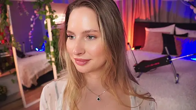 Snapshot of AnnLevine chatting on 02/16/25, 09:04 AnnLevine online show from 02/16/25, 09:04