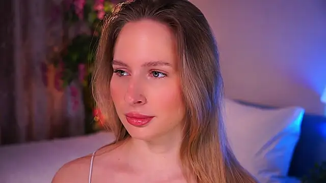 Snapshot of AnnLevine chatting on 02/25/25, 06:03 AnnLevine online show from 02/25/25, 06:03