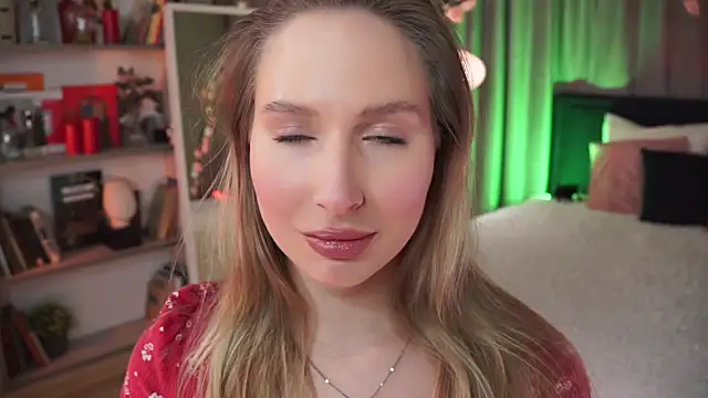 Snapshot of AnnLevine chatting on 03/06/25, 09:25 AnnLevine online show from 03/06/25, 09:25