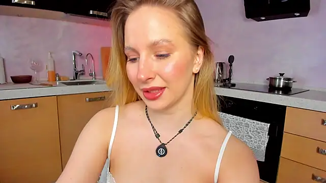 Snapshot of AnnLevine chatting on 05/15/26, 01:18 AnnLevine online show from 05/15/26, 01:18