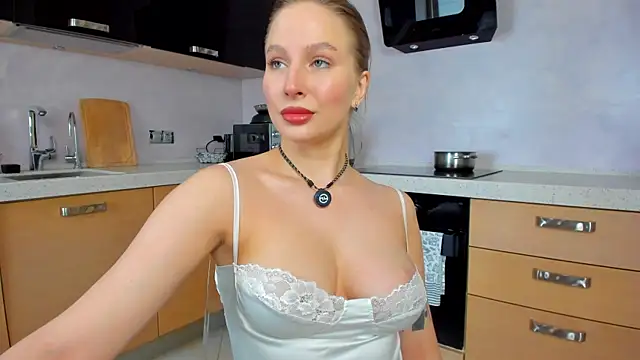 Snapshot of AnnLevine chatting on 06/27/26, 07:13 AnnLevine online show from 06/27/26, 07:13
