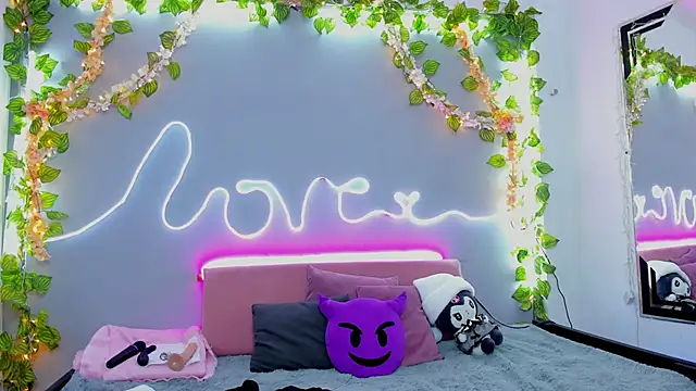 YouliteSllut2 online show from 12/28/24, 01:08