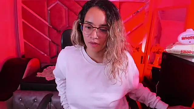 Olivia Fox69 online show from 02/04/26, 03:56