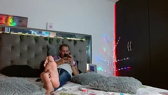 parejacaliente20154 online show from 12/30/24, 12:09