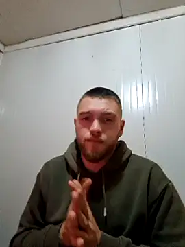 Snapshot of Franso13 chatting on 12/21/24, 08:43 Franso13 online show from 12/21/24, 08:43