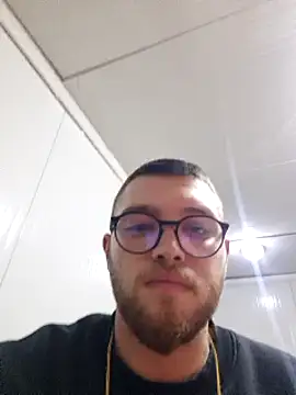 Snapshot of Franso13 chatting on 12/30/24, 09:19 Franso13 online show from 12/30/24, 09:19