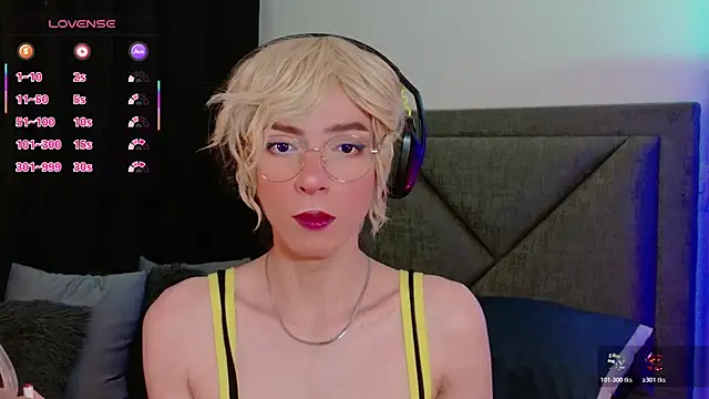 Snapshot of Sammy_Russell chatting on 11/07/25, 05:40 Sammy Russell online show from 11/07/25, 05:40