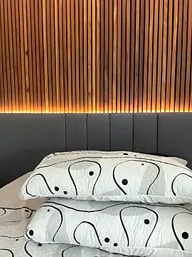 EmiilyAdams  online show from 12/03/25, 09:35