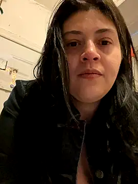 Snapshot of kriztal_pretty chatting on 11/29/25, 06:27 kriztal pretty online show from 11/29/25, 06:27