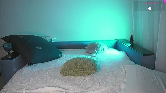 Snapshot of kiramirass chatting on 02/09/25, 03:56 kiramirass online show from 02/09/25, 03:56