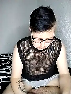 bisexualboy05 online show from 09/20/25, 07:48